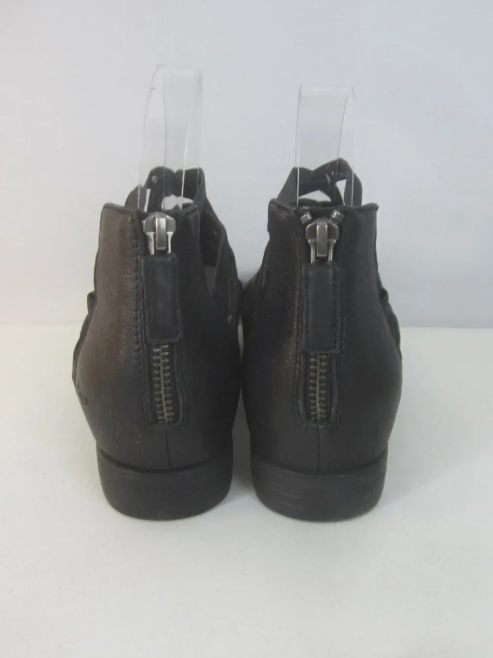 Eileen Fisher Women 7 M  Oodle Black Nubuck Back Zip Strappy Open Toe Sandals